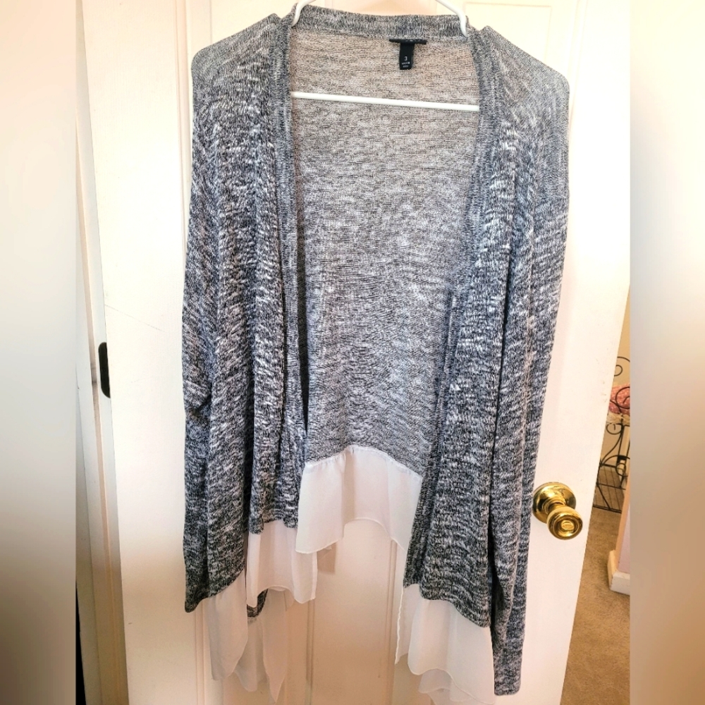 Torrid Black white chiffon open cardigan Sz 3